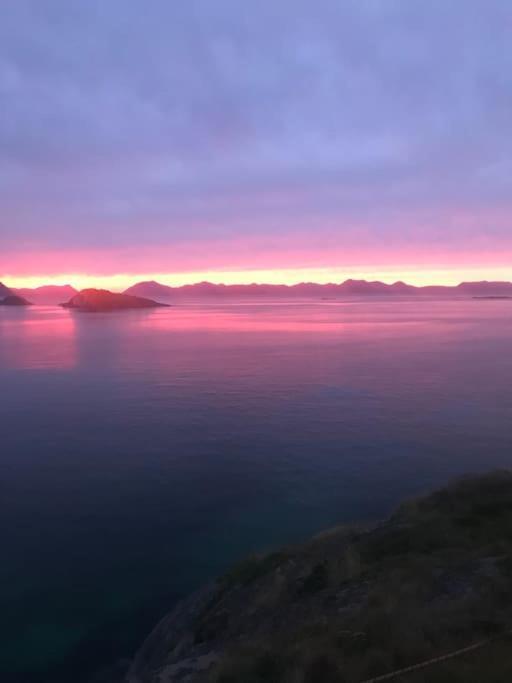 Trivelig Fritidshus Pa Arnes, Senja Straumstad ภายนอก รูปภาพ